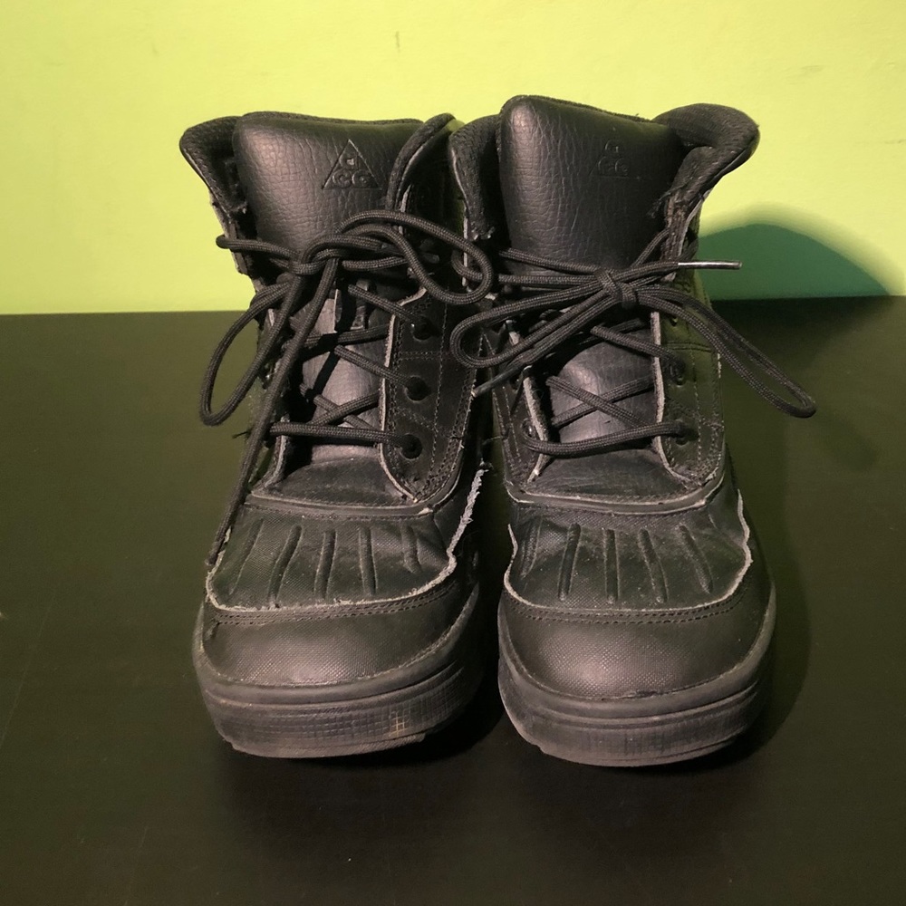 π₯Ύ NIKE ACG WOODSIDE 2 HIGH PS YOUTH BLACK HIKING RAIN WINTER BOOTS π₯Ύ - Picture 3 of 8